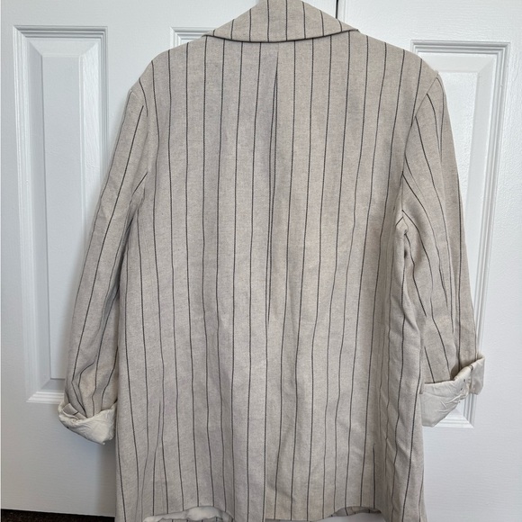 DISSH Murphy Pinstripe Blazer - Picture 6 of 10